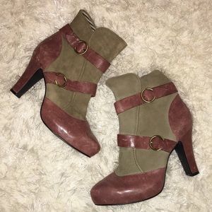 Faryl Robin Suede Boots Size 10. Good condition